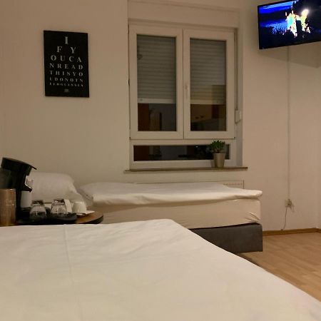 Ferienwohnung City Studio am Hauptbahnhof Heilbronn Exterior foto